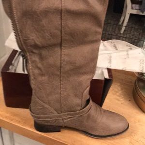 Breckelle’s new boots